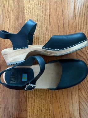 MIA Black Leather Wood-Platform Clog Sandals